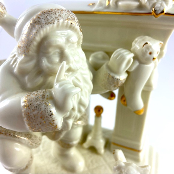 Vintage Mikasa Santa's Secret Christmas Porcelain Ivory with Gold Trim - Picture 11 of 13